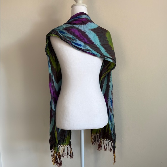 IKAT Silk Scarf. Vintage. Tassels. Blue, Purple, Brown, Yellow. - Picture 12 of 16